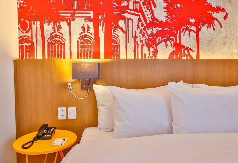 استودیو استاندارد با تخت کینگ, Radisson Red Campinas