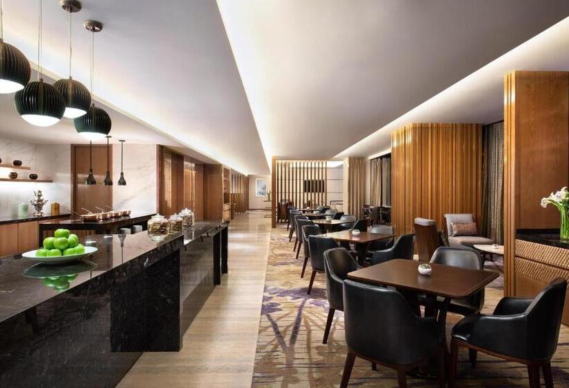 Номер Клуб, The Westin Jakarta
