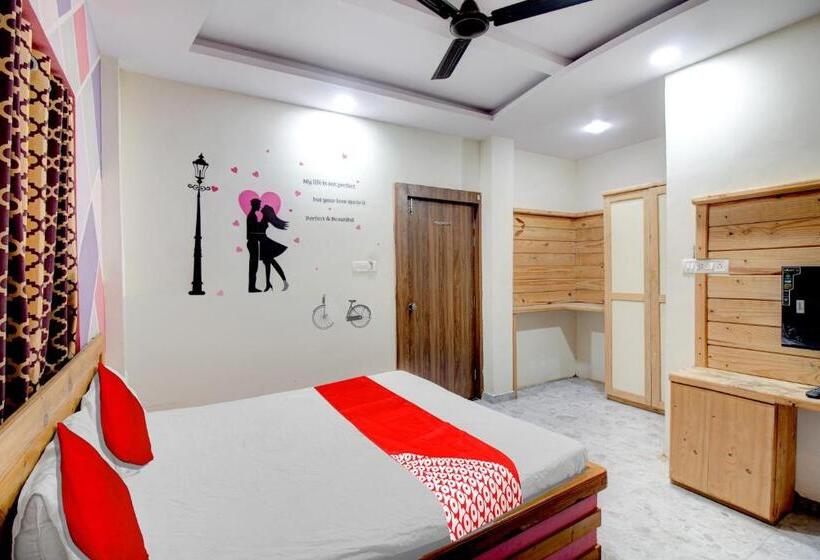 Трехместный Номер Классика, Oyo Flagship Hotel Holiday Prime