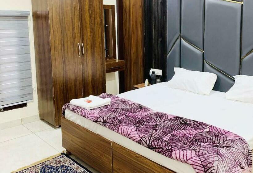 اتاق لوکس, The R Motel Phagwara City    Full Privacy & Security    Family,corporate,couples Favorite