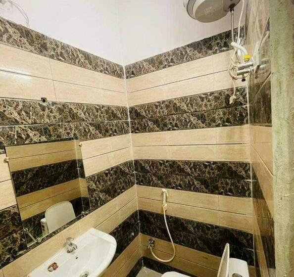 Трехместный Номер Классика, Oyo Flagship 8154 Green Golden Guest House