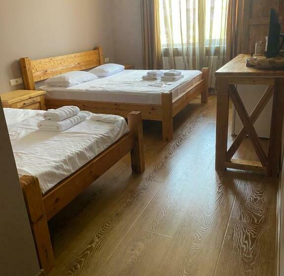 اتاق استاندارد چهارنفره با چشم‌انداز باغ, Eco Village Tskaltubo