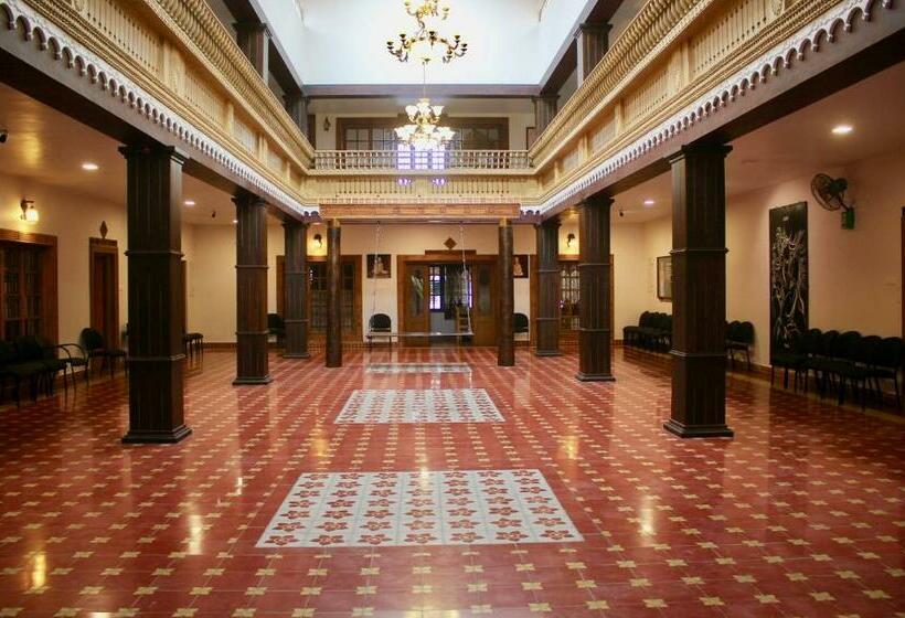 Номер Deluxe, Thiruchitrambalam Palace Resort