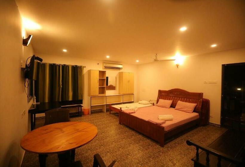 Трехместный Номер Комфорт, Thiruchitrambalam Palace Resort