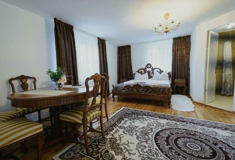 اتاق لوکس, Casa Baronului