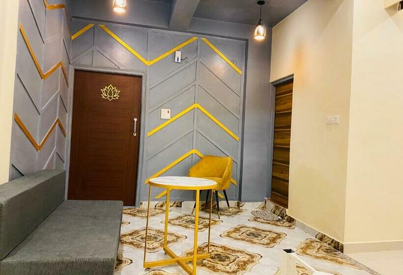 Стандартный Номер Кровать Кинг, Golden Lotus Varanasi