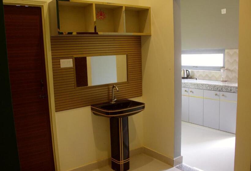 Family Suite, Golden Lotus Varanasi