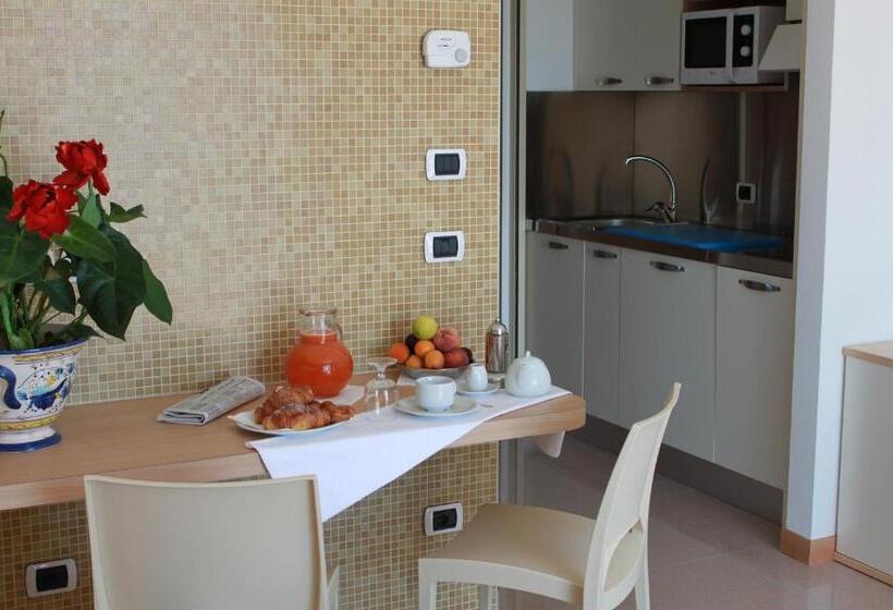 Студио Стандарт с Балконом, Residence Ada