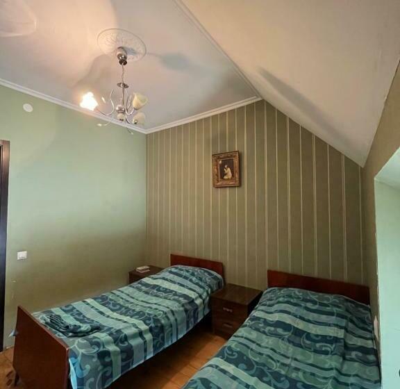 اتاق استاندارد, Guesthouse Kvara  Mukhuri