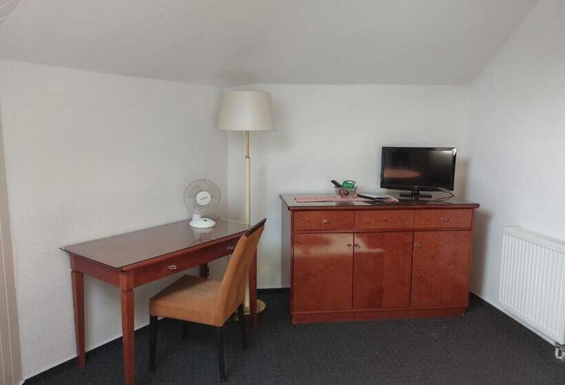 标准三人间, Gästezimmer Gasthof Becker