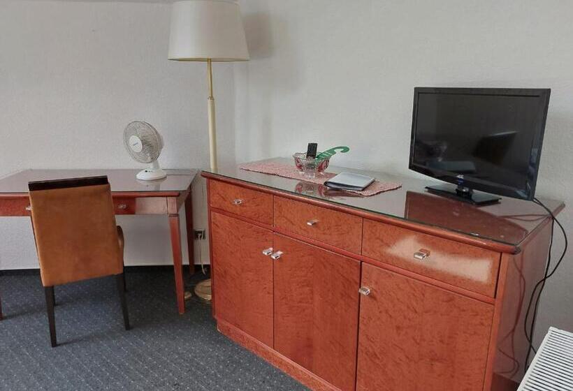 标准三人间, Gästezimmer Gasthof Becker