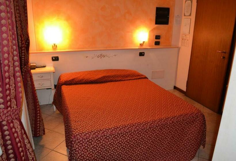 اتاق استاندارد یک نفره, Albergo La Piana