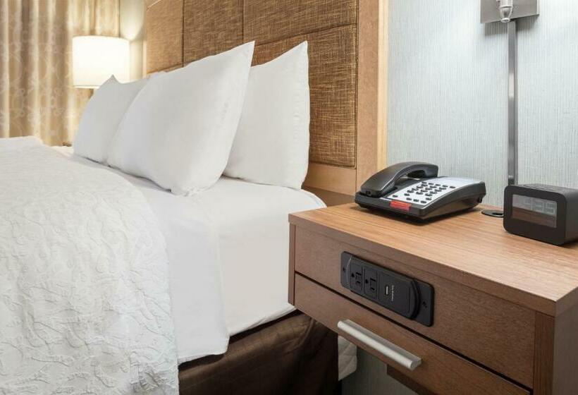 Стандартный Номер Кровать Кинг, Hampton Inn Lincoln Airport