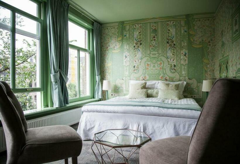 Standard Room with Views, T