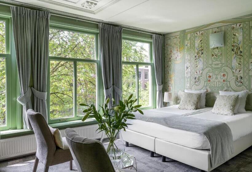 Standard Room with Views, T