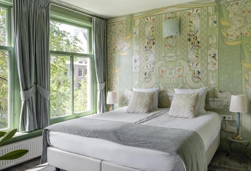 Standard Room with Views, T