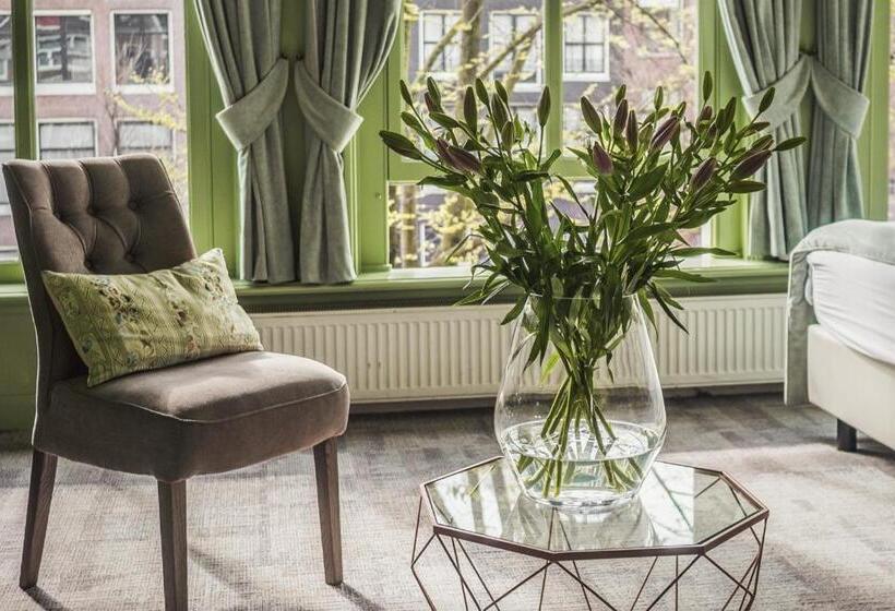 Standard Room with Views, T