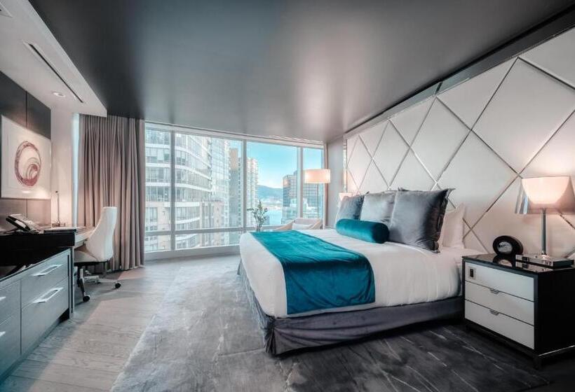 디럭스 스위트, Paradox Hotel Vancouver
