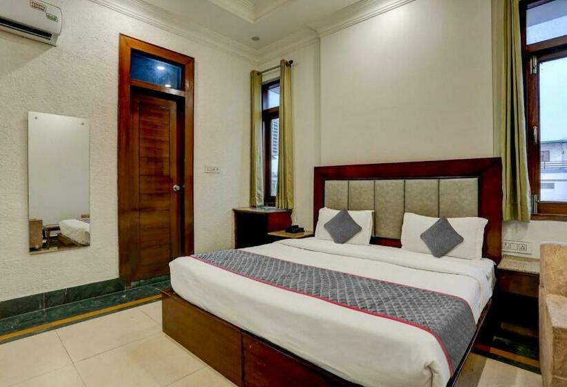 Номер Стандарт, Townhouse Hotel Selaqui Inn