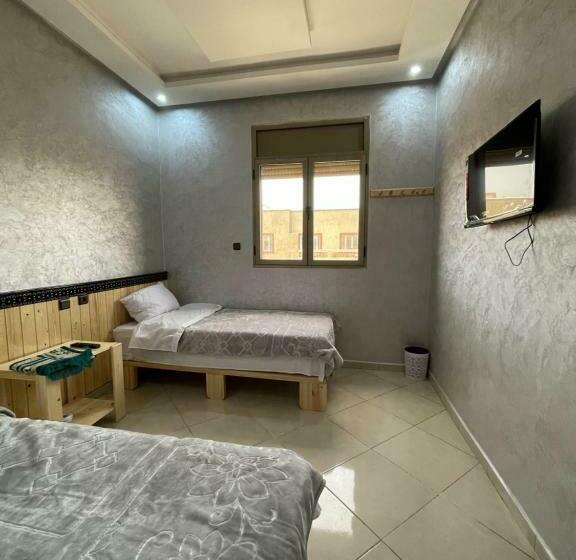 غرفة قياسية حمام مشترك, Hôtel Bahnini