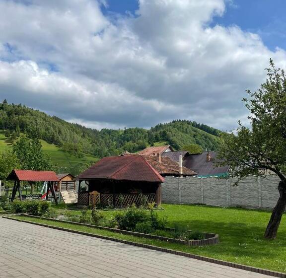 Дом 1 Спальня, Pensiunea Andora