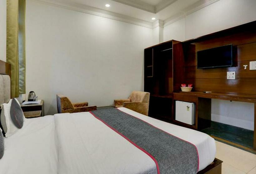 Номер Стандарт, Townhouse Hotel Selaqui Inn