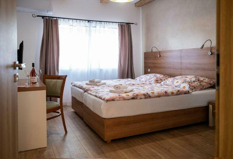 Апартаменты 2 Спальни, U Katalpy