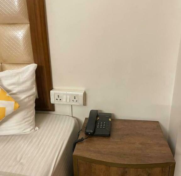 اتاق استاندارد با بالکن, Lutyens Villa Guest House Rooms
