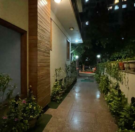 اتاق استاندارد با بالکن, Lutyens Villa Guest House Rooms