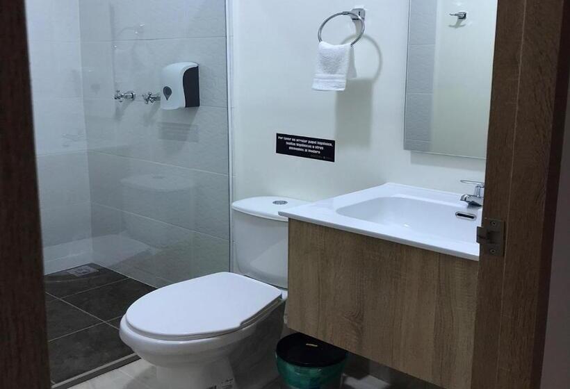 Номер Стандарт, Opera, Centro Medellín, Entertainment,y Bar, Solo Adultos
