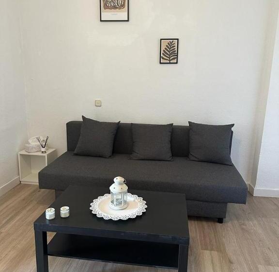 آپارتمان 1 خوابه با چشم‌انداز دریا, Fantastico Estudio En Benalbeach Con Vistas Al Mar