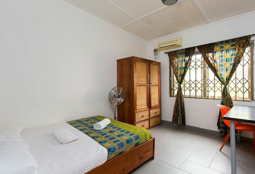 Номер Стандарт, Agoo Hostel