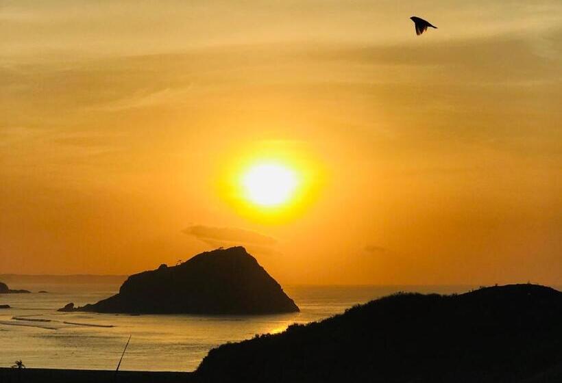 غرفة قياسية سرير كينج, Blue Monkey Retreat Areguling Lombok
