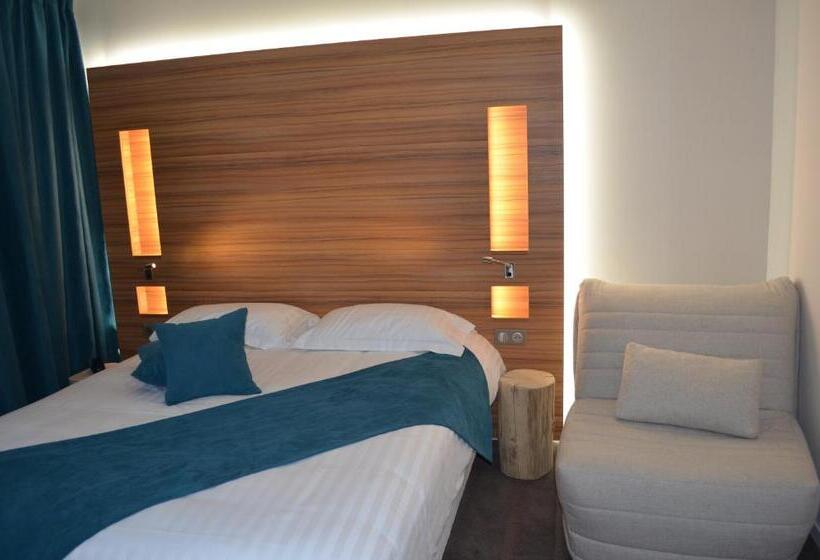 Номер Стандарт Трехместный, Brit Hotel & Spa Saint Brieuc Plérin