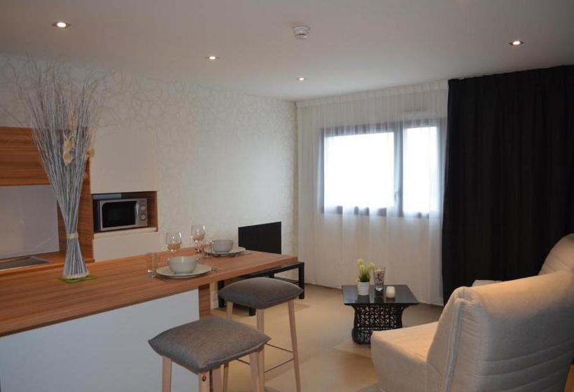 Апартаменты 1 Спальня, Brit Hotel & Spa Saint Brieuc Plérin