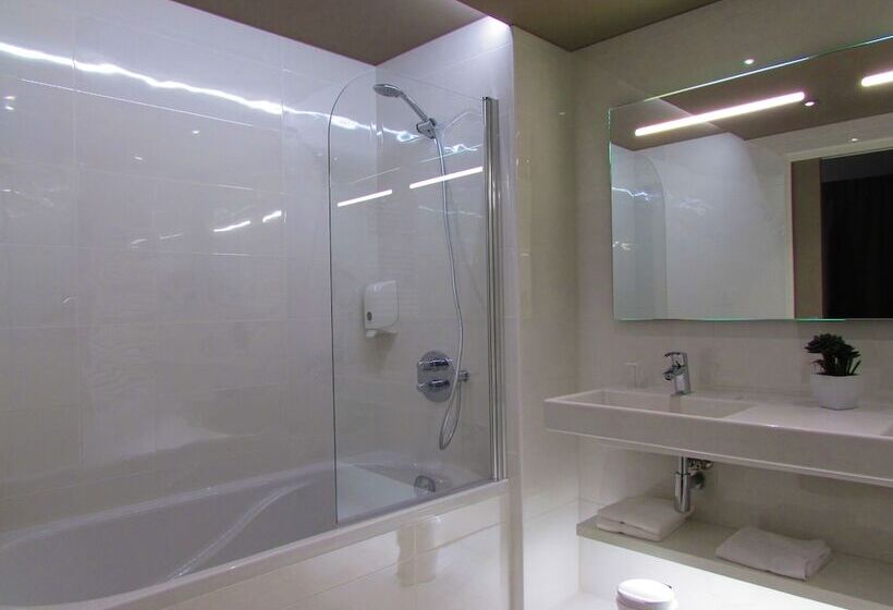 Семейный Номер, Brit Hotel & Spa Saint Brieuc Plérin