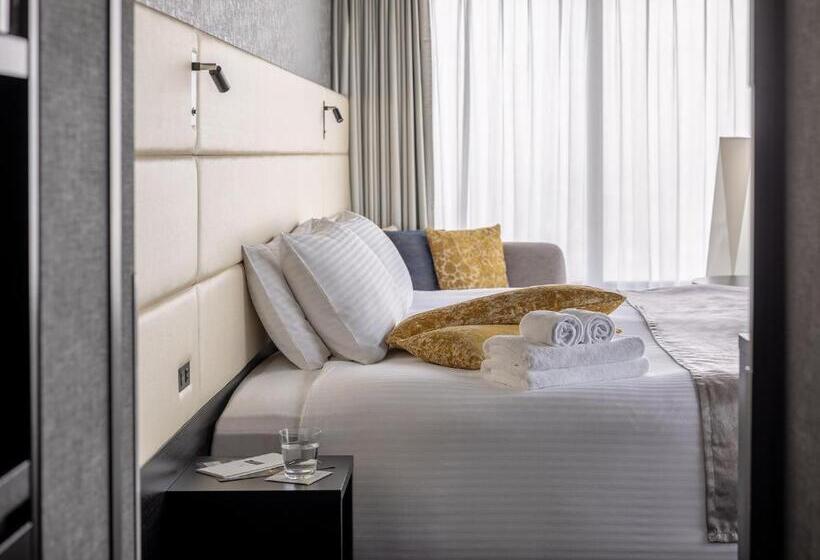Номер Deluxe, Mitsui Garden Hotel Nagoya Premier