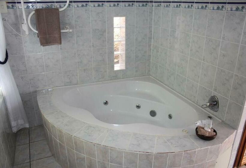 Студия Стандарт, Cloverleigh Guest House