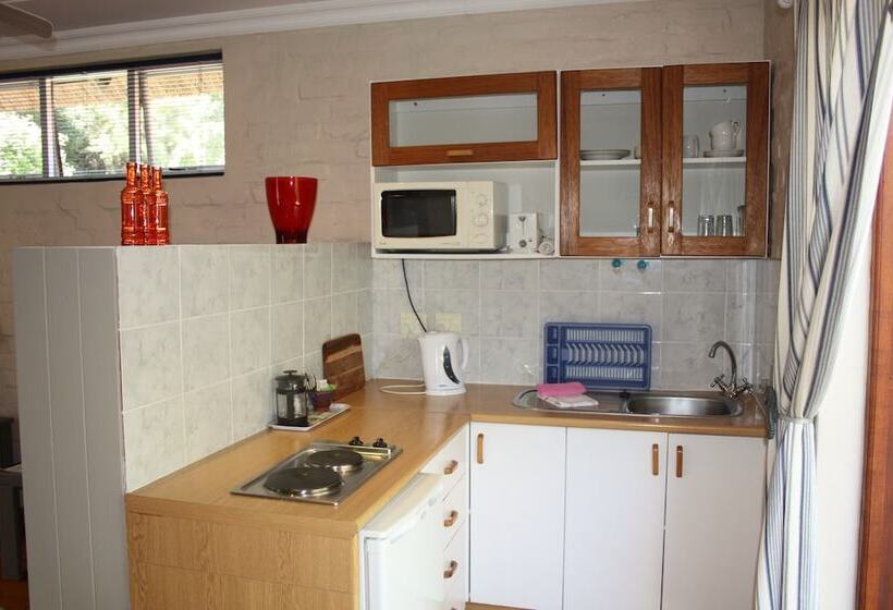 Студио Стандарт Вид на Сад, Cloverleigh Guest House