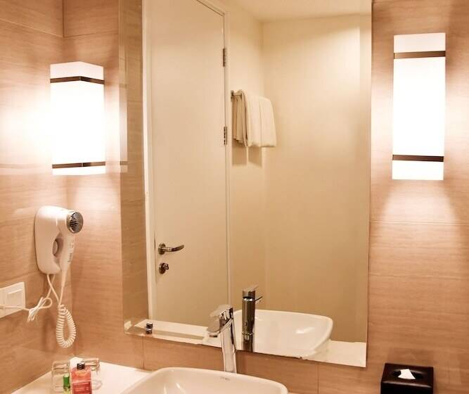 Номер Deluxe, Swiss Belhotel Jambi