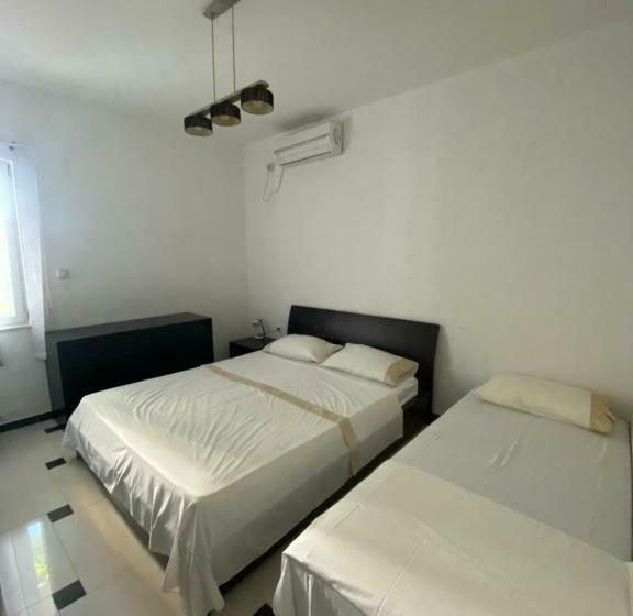 اتاق استاندارد سه نفره, Denis Apartment