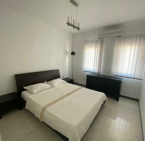 اتاق استاندارد, Denis Apartment