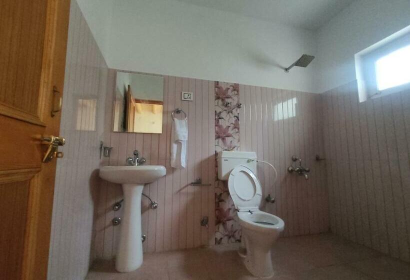 اتاق اکونومی, Streamlet Homestay