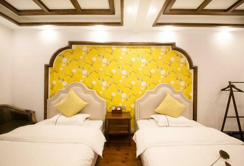 Номер Superior Вид на Сад, Fenghuang Slowly Time Inn