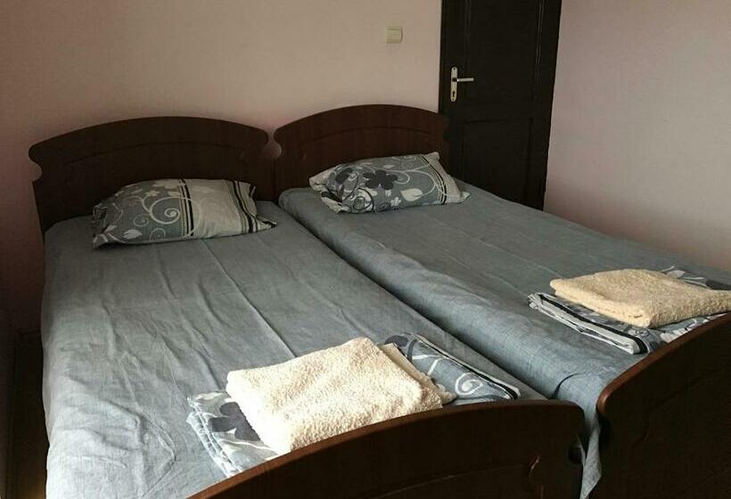 اتاق استاندارد با بالکن, Temo S Guesthouse