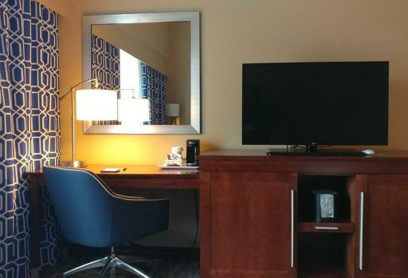 带大床的标准间, Hampton Inn Lexington Medical Center