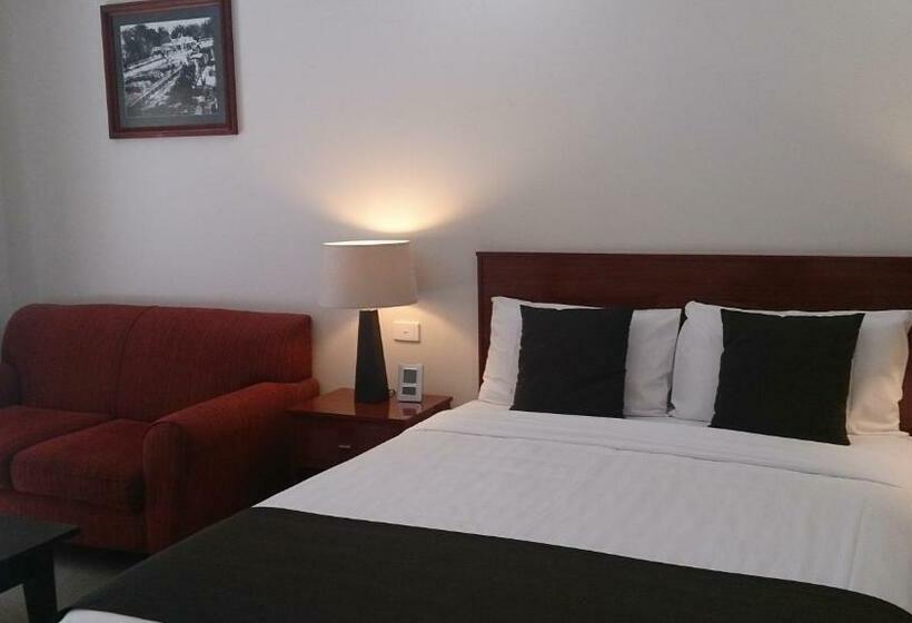 베이직 스튜디오, Murray Waters Motor Inn & Apartments