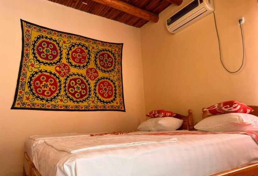 스탠다드 룸, Sarrafon Guest House