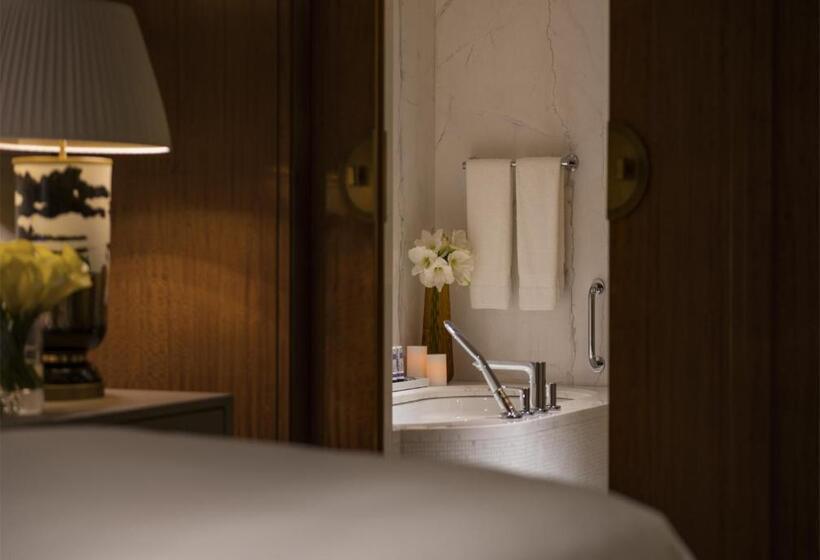 سوئیت با تخت بزرگ, Four Seasons Hotel Tianjin