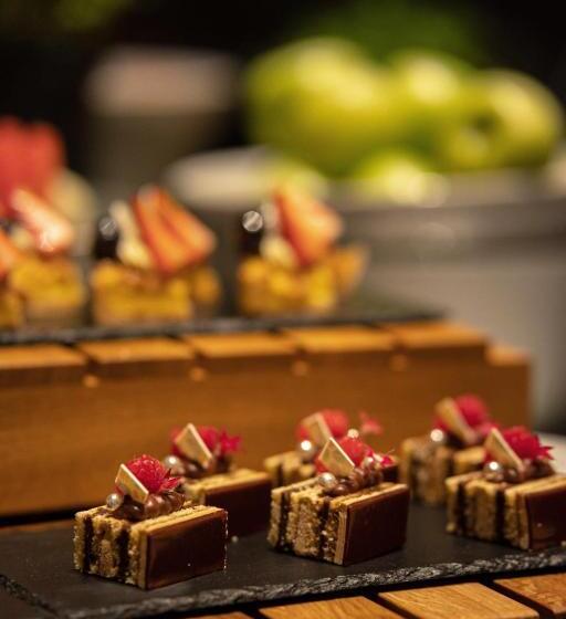 اتاق اجرایی, Four Seasons Hotel Tianjin